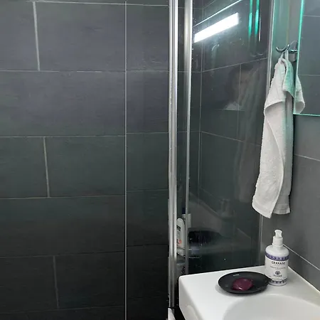 Apartmán Lausanne - Moderne, Confortable, Ensoleille Et Tres Bien Situe - Bus Direct Pour La Gare Pully